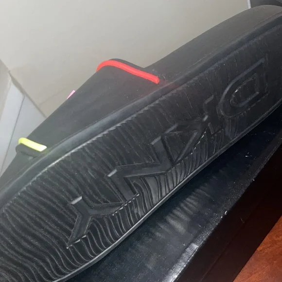 DKNY  JOJO multi colored slides BNWT in the box - Picture 3 of 5